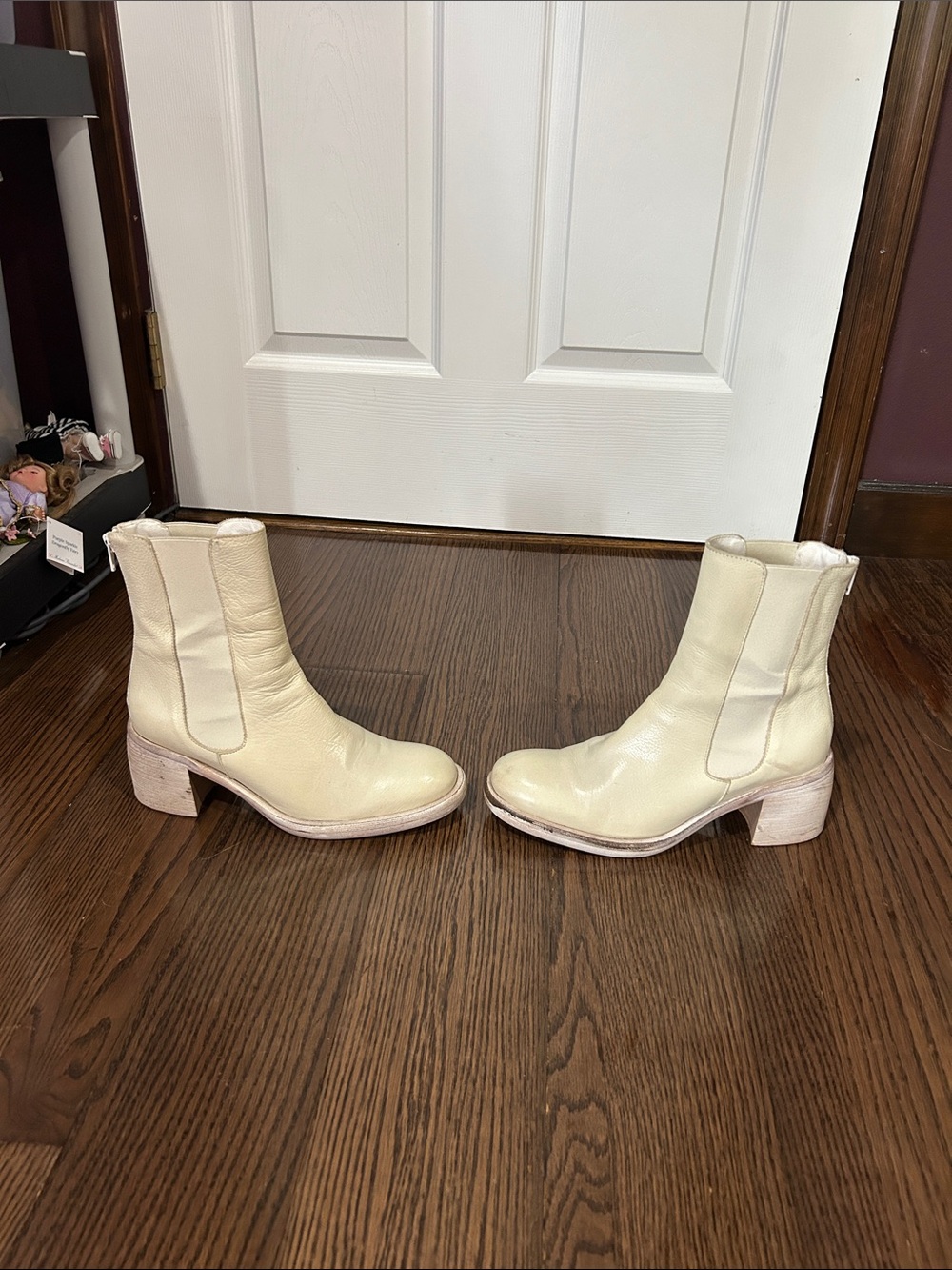 Free People Cream Leather Block Heel Chelsea boho 70s like boots 7.5